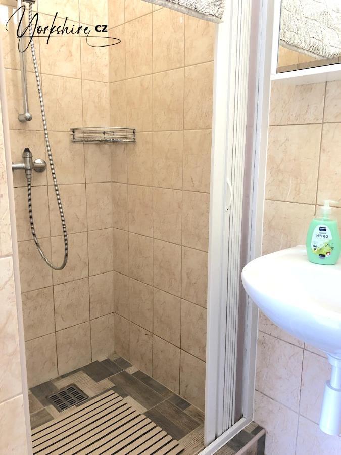 Apartment Yorkshire Bujanov Ngoại thất bức ảnh